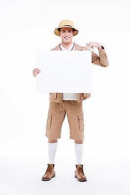 포토 JPG 스튜디오촬영 전신 서양인 외국인 백인 해외기획촬영 모자 남자 2013년태국 모션 안내 프레임 실내 한명 서기 웃음 들기 사람 손짓 20대 성인 앞모습 가리킴 모험가 알림 남자만 남자한명만 성인남자만 청년만 청년남자만 청년남자한명만 성인한명만 성인남자한명만 성인만 국내포토 1 잡화 뷰포인트 표정 인종 청년 내부 파일형식