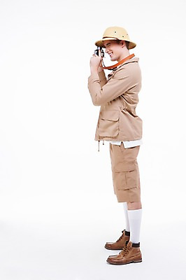 포토 JPG 스튜디오촬영 전신 서양인 외국인 백인 해외기획촬영 모자 남자 2013년태국 모션 실내 한명 서기 웃음 들기 사람 20대 성인 옆모습 카메라 사진촬영 모험가 남자만 남자한명만 성인남자만 청년만 청년남자만 청년남자한명만 성인한명만 성인남자한명만 성인만 국내포토 1 잡화 뷰포인트 표정 인종 청년 내부 전자제품 촬영 파일형식