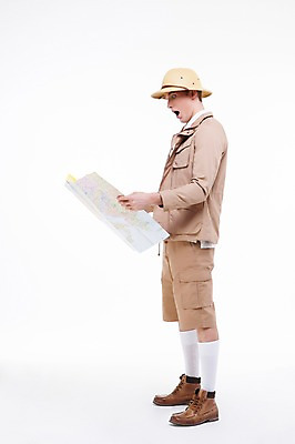 포토 JPG 스튜디오촬영 전신 서양인 외국인 백인 해외기획촬영 모자 남자 2013년태국 지도 모션 실내 한명 서기 들기 사람 20대 성인 옆모습 놀람 모험가 남자만 남자한명만 성인남자만 청년만 청년남자만 청년남자한명만 성인한명만 성인남자한명만 성인만 국내포토 1 잡화 감정 뷰포인트 표정 인종 청년 내부 파일형식