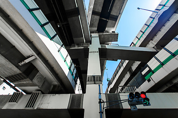 포토 JPG 주간 해외풍경 해외 건축물 도로 로우앵글 풍경 사람없음 야외 일본 도시 고속도로 도쿄 신호등 가교 국내포토 자연요소 건축 아시아 길 뷰포인트 교통시설 파일형식