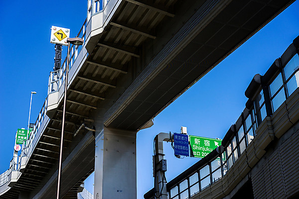포토 JPG 주간 해외풍경 해외 건축물 도로 로우앵글 하늘 풍경 사람없음 야외 일본 다리 도시 표지판 고속도로 도쿄 가교 국내포토 자연요소 건축 아시아 길 뷰포인트 교통시설 알림판 파일형식