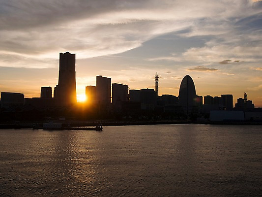 포토 JPG 주간 구름 해외풍경 해외 바다 하늘 풍경 사람없음 야외 건물 도시풍경 햇빛 태양 노을 일본 도시 요코하마 국내포토 자연요소 건축물 아시아 파일형식