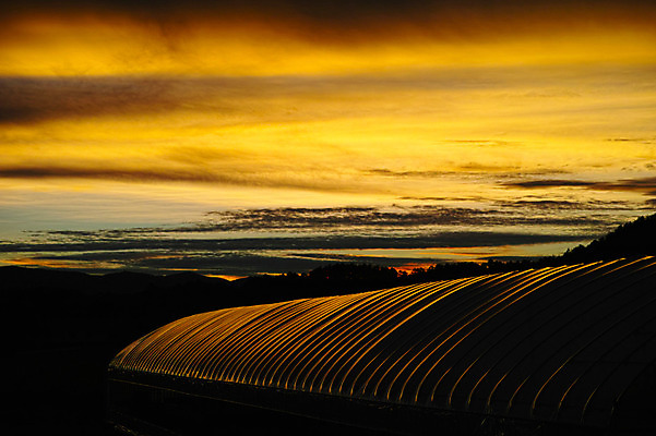 포토 JPG 주간 구름 자연 하늘 풍경 사람없음 야외 노을 비닐하우스 국내포토 자연요소 농업 생태계 파일형식