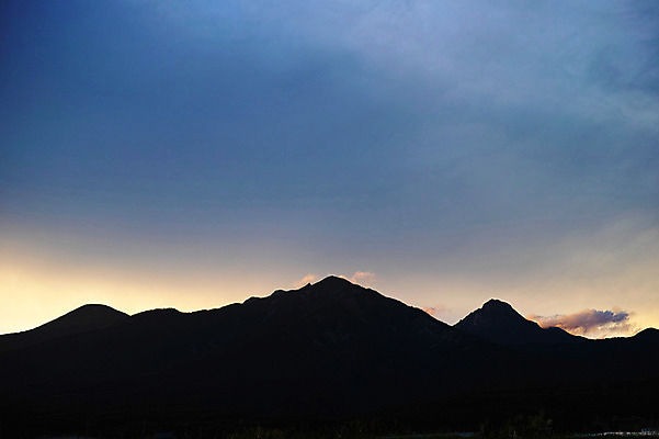 포토 JPG 주간 구름 하늘 산 사람없음 야외 노을 국내포토 자연요소 파일형식