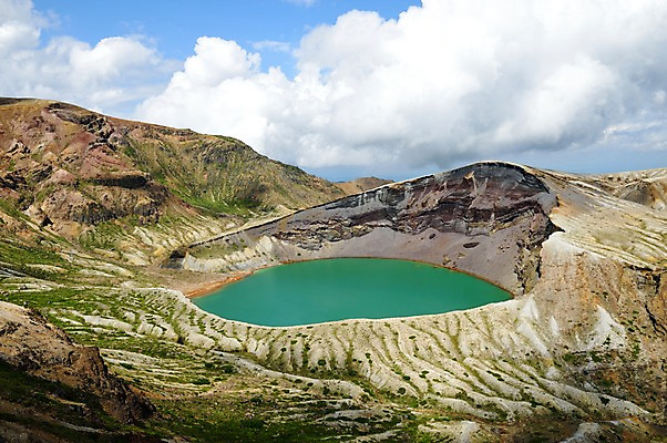포토 JPG 주간 구름 호수 자연 하늘 산 풍경 사람없음 야외 화산 화구호 국내포토 자연요소 생태계 파일형식