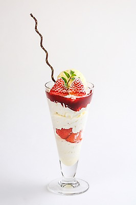 포토 JPG 음식 딸기 아이스크림 디저트 실내 사람없음 초콜릿 파르페 국내포토 과일 내부 파일형식