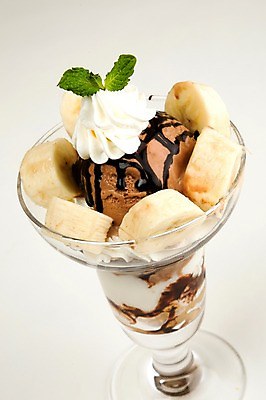 포토 JPG 음식 아이스크림 디저트 바나나 실내 사람없음 파르페 초코시럽 국내포토 과일 내부 초콜릿 시럽 파일형식