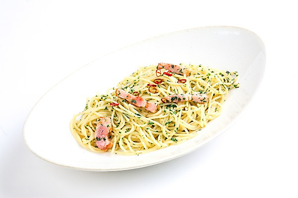 포토 JPG 접시 음식 고추 파스타 서양음식 실내 파슬리 스파게티 사람없음 면류 면 베이컨 국내포토 식기 채소 돼지고기 내부 파일형식