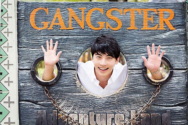 포토 JPG 주간 남자 행복 한명 웃음 사람 동양인 상반신 20대 성인 야외 앞모습 기쁨 놀이공원 한국인 즐거움 악당 포토존 남자만 남자한명만 성인남자만 청년만 청년남자만 청년남자한명만 성인한명만 성인남자한명만 성인만 국내포토 자연요소 1 감정 뷰포인트 표정 인종 청년 테마파크 파일형식