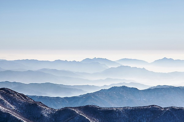 포토 JPG 주간 계절 겨울 자연 산 풍경 사람없음 야외 정상 전라북도 산등성이 덕유산 상고대 국내포토 자연요소 전라도 생태계 서리 무주 파일형식