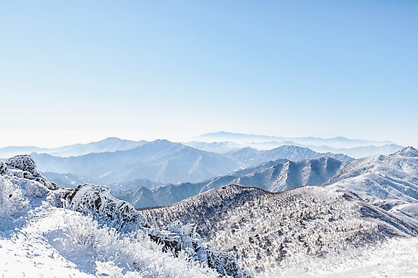 포토 JPG 주간 계절 겨울 자연 산 풍경 사람없음 야외 정상 전라북도 산등성이 덕유산 상고대 국내포토 자연요소 전라도 생태계 서리 무주 파일형식