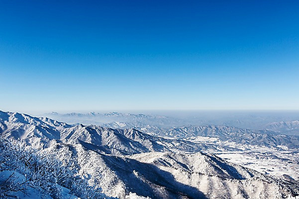 포토 JPG 주간 계절 겨울 자연 산 풍경 사람없음 야외 정상 전라북도 산등성이 덕유산 상고대 국내포토 자연요소 전라도 생태계 서리 무주 파일형식