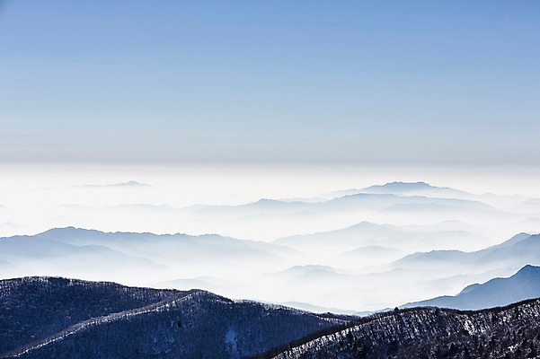 포토 JPG 주간 계절 배경화면 겨울 자연 산 풍경 사람없음 야외 정상 전라북도 산등성이 덕유산 상고대 국내포토 자연요소 전라도 생태계 서리 무주 파일형식