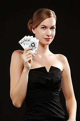 포토 JPG 스튜디오촬영 서양인 외국인 백인 해외기획촬영 원피스 여자 2013년태국 컬러 모션 실내 한명 서기 미소 들기 사람 상반신 20대 성인 앞모습 검은색 펼침 게임 트럼프 고급 도박 카지노 딜러 여자만 여자한명만 성인여자만 청년만 청년여자만 성인한명만 청년여자한명만 성인여자한명만 성인만 국내포토 1 옷 뷰포인트 컨셉 놀이 표정 인종 청년 내부 놀이용품 파일형식