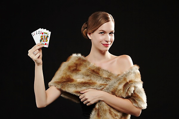 포토 JPG 스튜디오촬영 서양인 외국인 백인 해외기획촬영 원피스 여자 2013년태국 컬러 모션 실내 한명 서기 미소 들기 사람 상반신 20대 성인 앞모습 검은색 펼침 게임 트럼프 고급 도박 모피 카지노 딜러 여자만 여자한명만 성인여자만 청년만 청년여자만 성인한명만 청년여자한명만 성인여자한명만 성인만 국내포토 1 옷 뷰포인트 컨셉 놀이 표정 인종 청년 내부 놀이용품 파일형식