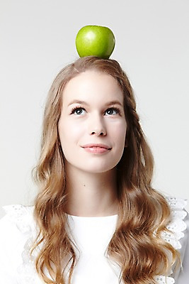 포토 JPG 스튜디오촬영 서양인 외국인 백인 해외기획촬영 긴머리 웰빙 여자 2013년태국 과일 모션 자연 실내 한명 서기 사람 상반신 20대 성인 앞모습 캐주얼 머리 사과 올리기 여자만 여자한명만 성인여자만 청년만 청년여자만 성인한명만 청년여자한명만 성인여자한명만 성인만 국내포토 1 헤어스타일 옷 뷰포인트 인종 청년 내부 신체부위 생태계 파일형식