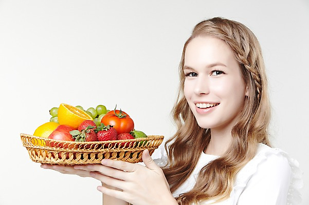 포토 JPG 스튜디오촬영 서양인 외국인 백인 해외기획촬영 긴머리 웰빙 여자 2013년태국 토마토 오렌지 과일 모션 자연 딸기 포도 실내 한명 서기 미소 들기 사람 상반신 20대 성인 앞모습 캐주얼 바구니 사과 과일바구니 여자만 여자한명만 성인여자만 청년만 청년여자만 성인한명만 청년여자한명만 성인여자한명만 성인만 국내포토 1 헤어스타일 옷 뷰포인트 채소 표정 인종 청년 내부 생태계 파일형식