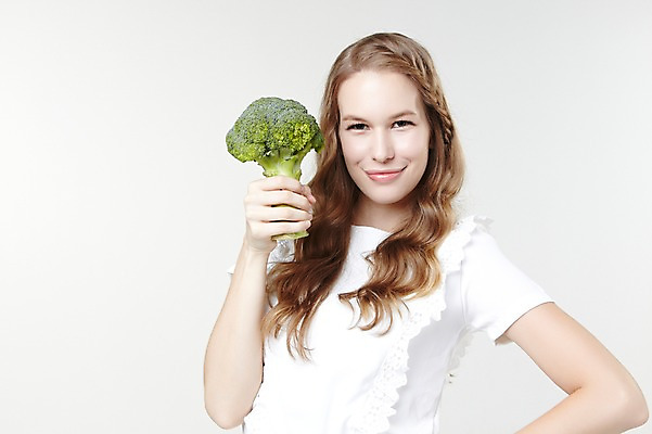 포토 JPG 스튜디오촬영 서양인 외국인 백인 해외기획촬영 긴머리 웰빙 여자 2013년태국 채소 모션 자연 실내 한명 서기 미소 들기 사람 상반신 20대 성인 앞모습 캐주얼 브로콜리 여자만 여자한명만 성인여자만 청년만 청년여자만 성인한명만 청년여자한명만 성인여자한명만 성인만 국내포토 1 헤어스타일 옷 뷰포인트 표정 인종 청년 내부 생태계 파일형식