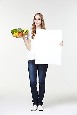 포토 JPG 스튜디오촬영 전신 서양인 외국인 백인 해외기획촬영 긴머리 웰빙 배너 여자 2013년태국 채소 모션 자연 사각프레임 광고판 실내 한명 서기 미소 들기 사람 20대 성인 앞모습 캐주얼 바구니 알림 여자만 여자한명만 성인여자만 청년만 청년여자만 성인한명만 청년여자한명만 성인여자한명만 성인만 국내포토 1 헤어스타일 옷 뷰포인트 프레임 알림판 표정 인종 청년 내부 사각형 생태계 판 파일형식