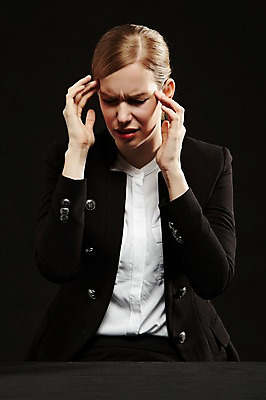 포토 JPG 스튜디오촬영 서양인 외국인 백인 해외기획촬영 여자 2013년태국 컬러 비즈니스 모션 스트레스 실내 한명 사람 앉기 정장 손짓 상반신 20대 성인 앞모습 손들기 검은색 분노 짜증 비즈니스우먼 찡그림 불안 두통 불쾌함 여자만 여자한명만 성인여자만 청년만 청년여자만 성인한명만 청년여자한명만 성인여자한명만 성인만 국내포토 1 옷 감정 뷰포인트 표정 인종 청년 내부 직장인 질병 파일형식