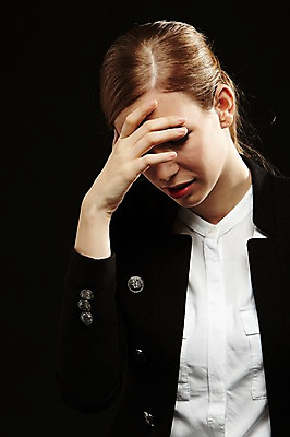 포토 JPG 스튜디오촬영 서양인 외국인 백인 해외기획촬영 여자 2013년태국 컬러 비즈니스 모션 스트레스 실내 한명 사람 앉기 정장 손짓 상반신 20대 성인 앞모습 손들기 검은색 분노 짜증 비즈니스우먼 찡그림 불안 괴로움 두통 불쾌함 여자만 여자한명만 성인여자만 청년만 청년여자만 성인한명만 청년여자한명만 성인여자한명만 성인만 국내포토 1 옷 감정 뷰포인트 표정 인종 청년 내부 직장인 질병 파일형식