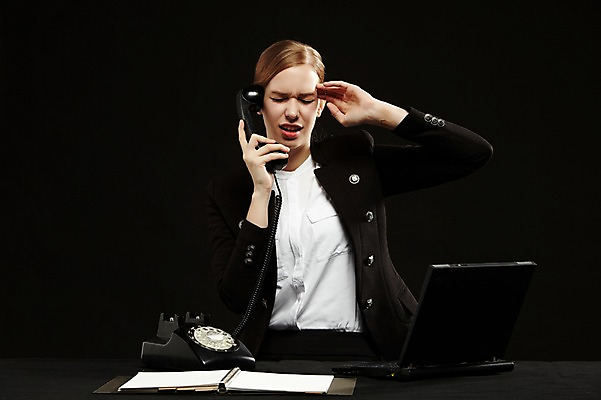 포토 JPG 스튜디오촬영 서양인 외국인 백인 해외기획촬영 여자 2013년태국 컬러 비즈니스 모션 스트레스 실내 한명 사람 앉기 정장 손짓 상반신 20대 성인 앞모습 노트북 손들기 검은색 분노 짜증 비즈니스우먼 찡그림 불안 전화기 문서 통화 불쾌함 여자만 여자한명만 성인여자만 청년만 청년여자만 성인한명만 청년여자한명만 성인여자한명만 성인만 국내포토 1 옷 감정 뷰포인트 표정 인종 청년 내부 전자제품 직장인 파일형식