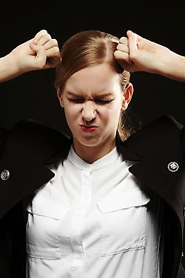 포토 JPG 스튜디오촬영 서양인 외국인 백인 해외기획촬영 여자 2013년태국 컬러 비즈니스 모션 스트레스 실내 한명 사람 정장 손짓 상반신 20대 성인 앞모습 손들기 검은색 주먹 분노 짜증 비즈니스우먼 찡그림 불안 불쾌함 여자만 여자한명만 성인여자만 청년만 청년여자만 성인한명만 청년여자한명만 성인여자한명만 성인만 국내포토 1 옷 감정 뷰포인트 표정 인종 청년 내부 직장인 파일형식