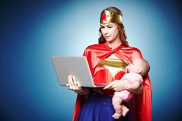 포토 JPG 스튜디오촬영 서양인 외국인 백인 해외기획촬영 응시 여자 2013년태국 포즈 안기 모션 엄마 실내 한명 서기 들기 사람 상반신 20대 성인 앞모습 노트북 육아 업무 자신감 목표 망토 주부 열정 원더우먼 아기인형 여자만 여자한명만 성인여자만 청년만 청년여자만 성인한명만 청년여자한명만 성인여자한명만 성인만 국내포토 1 시선 감정 인형 뷰포인트 컨셉 가족 인종 청년 내부 전자제품 작업 영웅 파일형식