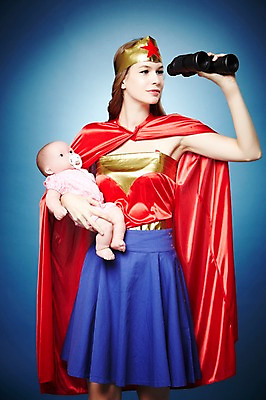 포토 JPG 스튜디오촬영 서양인 외국인 백인 해외기획촬영 여자 2013년태국 포즈 안기 모션 엄마 실내 한명 서기 들기 사람 상반신 20대 성인 앞모습 망원경 관찰 자신감 목표 망토 주부 열정 원더우먼 아기인형 여자만 여자한명만 성인여자만 청년만 청년여자만 성인한명만 청년여자한명만 성인여자한명만 성인만 국내포토 1 감정 인형 뷰포인트 컨셉 가족 인종 청년 내부 영웅 파일형식