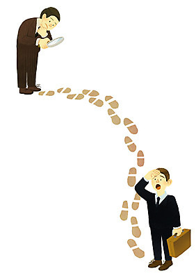 전신 PSD 남자 서류가방 일러스트 비즈니스 돋보기 서기 사람 정장 성인 두명 구직 관찰 도움 비즈니스맨 선택 발자국 검사_조사 헤드헌팅 남자만 성인남자만 성인만 국내일러스트 옷 컨셉 가방 자국 모션 직장인 서비스 파일형식