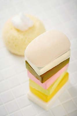 포토 JPG 스튜디오촬영 생활용품 실내 사람없음 아웃포커스 위생용품 뷰티 거품 욕실 타일 오브젝트 비누 목욕타월 국내포토 촬영기법 내부 수건 파일형식