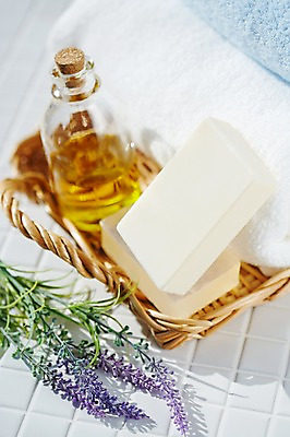 포토 JPG 스튜디오촬영 식물 꽃 생활용품 유리병 쟁반 실내 사람없음 아웃포커스 수건 위생용품 뷰티 욕실 오일 타일 오브젝트 비누 국내포토 음식 병_용기 촬영기법 내부 화장품 파일형식