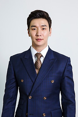 포토 JPG 스튜디오촬영 남자 비즈니스 모션 실내 한명 사람 동양인 정장 상반신 20대 성인 앞모습 한국인 비즈니스맨 남자만 남자한명만 성인남자만 청년만 청년남자만 청년남자한명만 성인한명만 성인남자한명만 성인만 국내포토 1 옷 뷰포인트 인종 청년 내부 직장인 파일형식