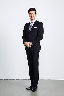 포토 JPG 스튜디오촬영 전신 남자 비즈니스 모션 실내 한명 서기 웃음 사람 동양인 정장 20대 성인 한국인 비즈니스맨 손모으기 남자만 남자한명만 성인남자만 청년만 청년남자만 청년남자한명만 성인한명만 성인남자한명만 성인만 국내포토 1 옷 표정 인종 손짓 청년 내부 직장인 파일형식