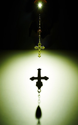 포토 JPG 스튜디오촬영 종교 백그라운드 십자가 종교용품 그림자 사람없음 성당 천주교 예수 하나님 오브젝트 천주교용품 묵주 성물 국내포토 종교건축 실내 신_종교 파일형식