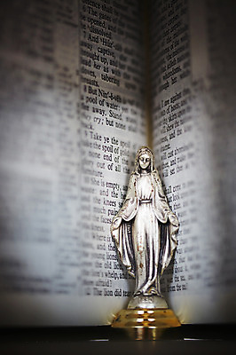 포토 JPG 스튜디오촬영 종교 백그라운드 십자가 종교용품 사람없음 성당 성경 천주교 예수 하나님 오브젝트 천주교용품 마리아 성물 국내포토 종교건축 실내 신_종교 파일형식