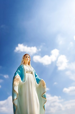 포토 JPG 주간 구름 종교 로우앵글 백그라운드 십자가 종교용품 하늘 사람없음 야외 성당 천주교 예수 하나님 오브젝트 천주교용품 마리아 성물 국내포토 자연요소 뷰포인트 종교건축 신_종교 파일형식