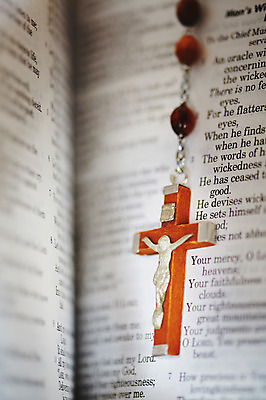 포토 JPG 스튜디오촬영 종교 백그라운드 십자가 종교용품 사람없음 성당 성경 천주교 예수 하나님 오브젝트 천주교용품 묵주 성물 국내포토 종교건축 실내 신_종교 파일형식