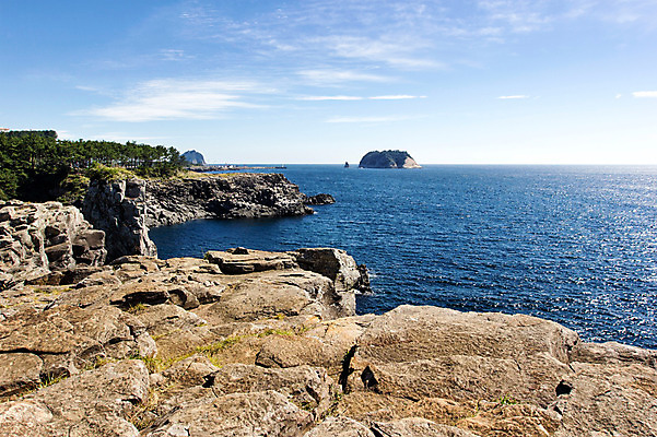포토 JPG 주간 바다 한국 풍경 사람없음 야외 제주도 돌_바위 바위 외돌개 국내포토 자연요소 아시아 파일형식