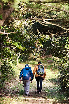 포토 JPG 주간 전신 나무 남자 아들 50대 여행 배낭 가족 한국 사람 성인 취미 야외 두명 뒷모습 30대 부모 제주도 걷기 등산 한국인 자녀 아빠 등산복 즐거움 상쾌 오름 부자지간 성인남자만 국내포토 자연요소 식물 옷 감정 아시아 뷰포인트 중년 가방 관계 모션 동양인 장년 트래킹 남자만 성인만 파일형식