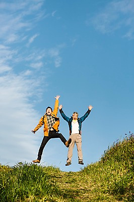 포토 JPG 주간 전신 남자 아들 50대 여행 가족 팔벌리기 한국 사람 성인 취미 야외 두명 앞모습 30대 부모 달리기 제주도 점프 등산 한국인 자녀 아빠 등산복 즐거움 상쾌 오름 부자지간 성인남자만 국내포토 자연요소 옷 감정 아시아 뷰포인트 중년 관계 모션 동양인 장년 트래킹 남자만 성인만 파일형식