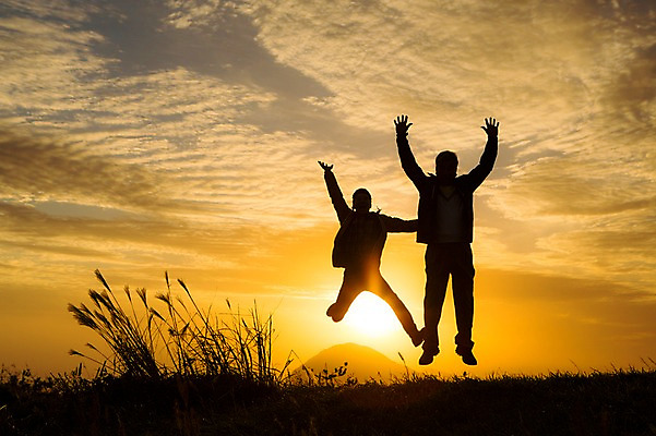 포토 JPG 주간 전신 구름 남자 아들 50대 여행 가족 하늘 한국 갈대 사람 성인 취미 야외 두명 앞모습 30대 부모 제주도 노을 점프 등산 한국인 자녀 아빠 정상 등산복 즐거움 상쾌 오름 역광 부자지간 성인남자만 국내포토 자연요소 식물 옷 감정 아시아 뷰포인트 중년 관계 모션 동양인 장년 트래킹 남자만 성인만 파일형식