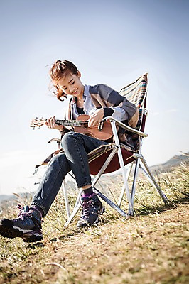 포토 JPG 주간 전신 여자 여유 여행 연주 의자 휴식 한국 한명 미소 들기 사람 앉기 20대 성인 야외 앞모습 제주도 트래킹 한국인 자유 우쿨렐레 상쾌 오름 성인여자한명만 국내포토 자연요소 1 감정 아시아 음악 뷰포인트 가구 컨셉 모션 현악기 레저 표정 동양인 청년 여자한명만 성인여자만 파일형식