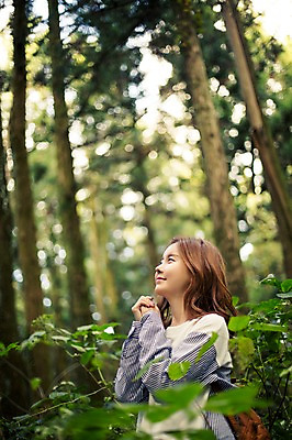 포토 JPG 주간 나무 여자 여유 여행 잎 휴식 한국 한명 서기 미소 사람 상반신 20대 성인 야외 옆모습 청춘 제주도 한국인 자유 숲 상쾌 힐링 손모으기 성인여자한명만 성인만 국내포토 자연요소 식물 1 감정 아시아 뷰포인트 컨셉 모션 표정 동양인 손짓 청년 여자한명만 성인여자만 파일형식