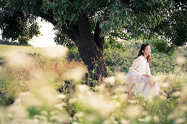 포토 JPG 주간 전신 나무 여자 여유 여행 잎 휴식 한국 한명 사람 앉기 20대 성인 야외 옆모습 제주도 한국인 자유 상쾌 메밀밭 성인여자한명만 성인만 국내포토 자연요소 식물 1 감정 아시아 뷰포인트 컨셉 밭 모션 동양인 청년 여자한명만 성인여자만 파일형식