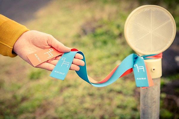 포토 JPG 주간 손 여자 리본 여유 바다 여행 휴식 한국 한명 사람 20대 성인 야외 제주도 한국인 자유 안식처 올레길 성인여자한명만 국내포토 자연요소 1 감정 아시아 길 컨셉 동양인 청년 신체부위 여자한명만 성인여자만 파일형식
