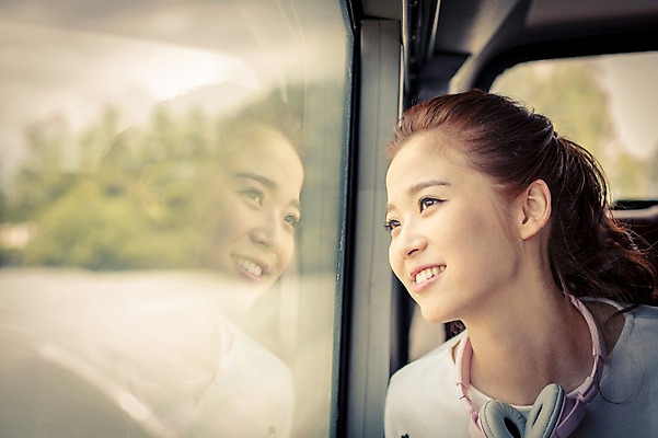 포토 JPG 응시 여자 행복 여유 육상교통 교통수단 여행 창문 버스 한국 한명 웃음 사람 상반신 20대 성인 아웃포커스 제주도 반사 헤드폰 한국인 자유 즐거움 배낭여행 버스여행 안식처 성인여자한명만 성인만 국내포토 1 시선 감정 아시아 음향기기 교통 컨셉 휴식 대중교통 촬영기법 표정 동양인 청년 여자한명만 성인여자만 파일형식