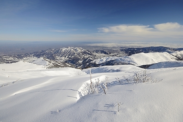 포토 JPG 해외이미지 계절 스포츠 겨울 자연 휴식 산 파노라마 풍경 사람없음 야외 계곡 냉동 얼음 침묵 이탈리아 추위 탐험 흰색 황무지 고독 순수 산등성이 빙하 서리 산봉우리 산기슭 무한 웅장함 제설기 평야 산맥 해외202004 해외포토 자연요소 감정 유럽 컬러 컨셉 촬영기법 소리 생태계 봉우리 제설 파일형식 이미지허브