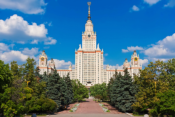 포토 JPG 해외이미지 나무 외관 건축양식 사람없음 건물 도시풍경 탑 고층빌딩 대학교 러시아 첨탑 모스크바 소비에트 해외202004 해외포토 식물 건축물 건축 유럽 학교 풍경 빌딩 도시 파일형식 이미지허브