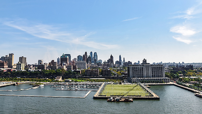 포토 JPG 해외이미지 주간 라이프스타일 공원 어린이 스포츠 바다 섬 밭 건축양식 하늘 안테나 경기 사람없음 야외 건물 초록색 물 여름 금융 강 도시풍경 항구 맑음 고층빌딩 축구 미국 게임 도시 그물 도심 사과 큼 스카이라인 맨해튼 골 브루클린 해외202004 해외포토 자연요소 건축물 계절 공공시설 건축 컬러 북아메리카 농업 과일 통신 교통시설 놀이 날씨 사람 풍경 빌딩 생활 경제 구기 크기 뉴욕 파일형식 이미지허브